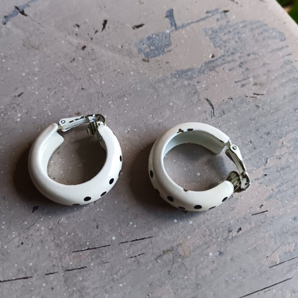 Vintage Polka Dot Hoop Earrings White and Black Enamel Metal Hoops - Picture 2 of 4